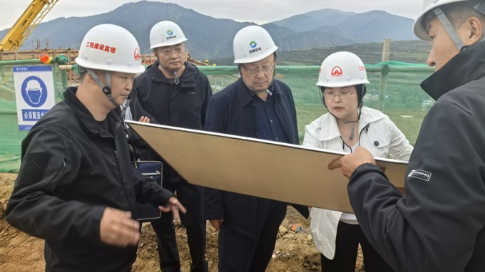 張佩峰調研督導榆中縣山洪災害受損戶安置點建設推進情況